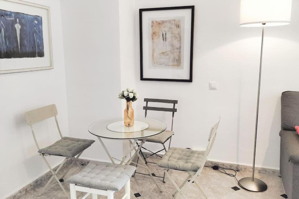 Bonito Apartamento De Dos Dormitorios En El Centro Y Calle San Miguel Τορρεμολίνος Εξωτερικό φωτογραφία