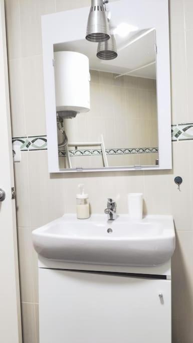 Bonito Apartamento De Dos Dormitorios En El Centro Y Calle San Miguel Τορρεμολίνος Εξωτερικό φωτογραφία